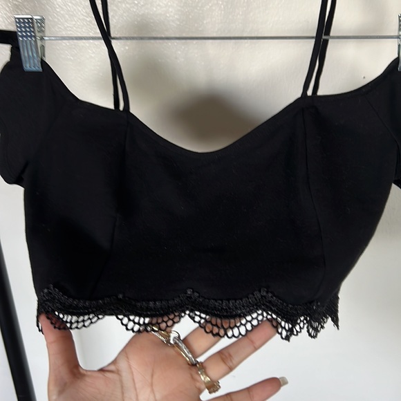 Solemio cold shoulder crop top - Picture 3 of 6